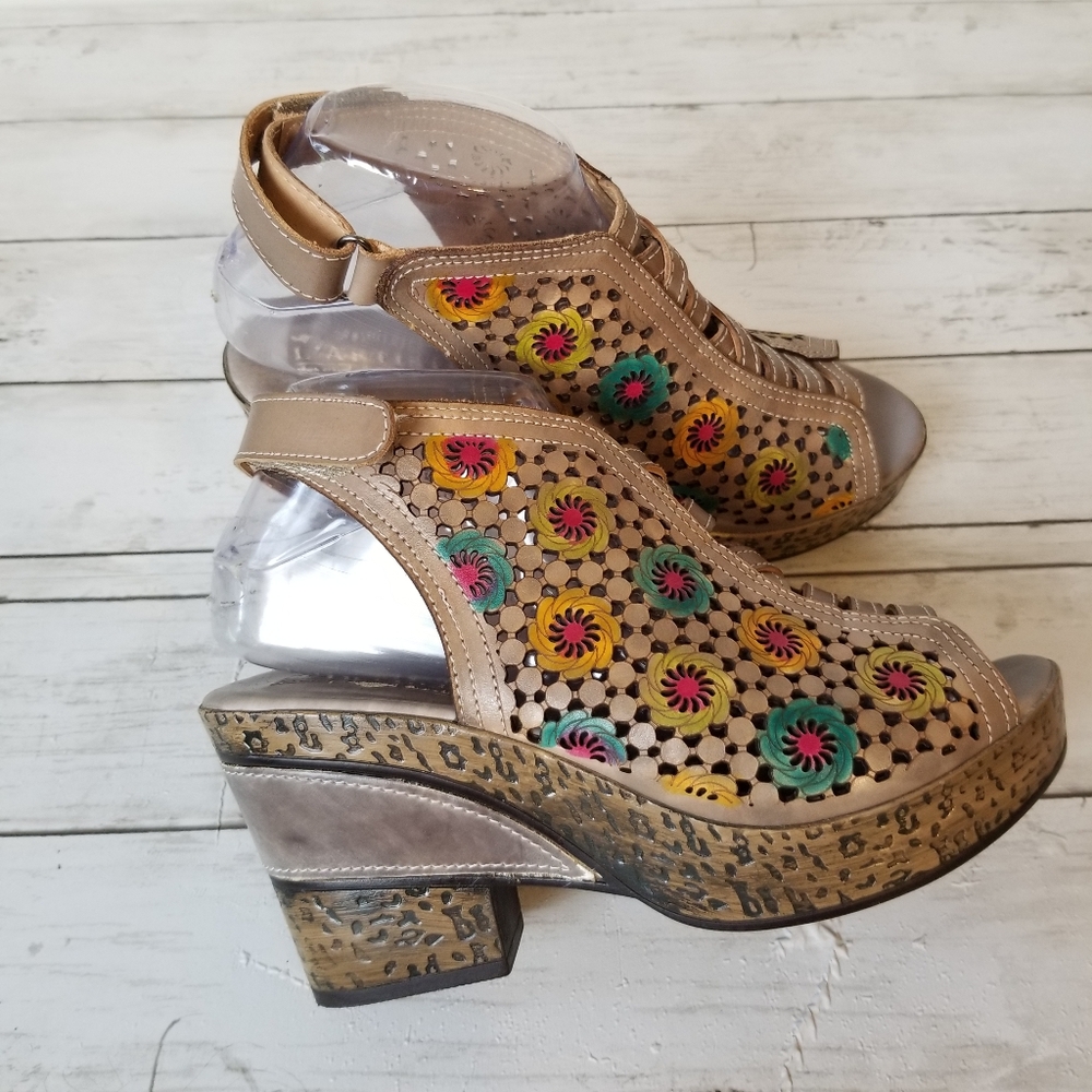 L'Artiste  Spring Step Bewitched Leather Platform Floral Laser Cut Sanda…